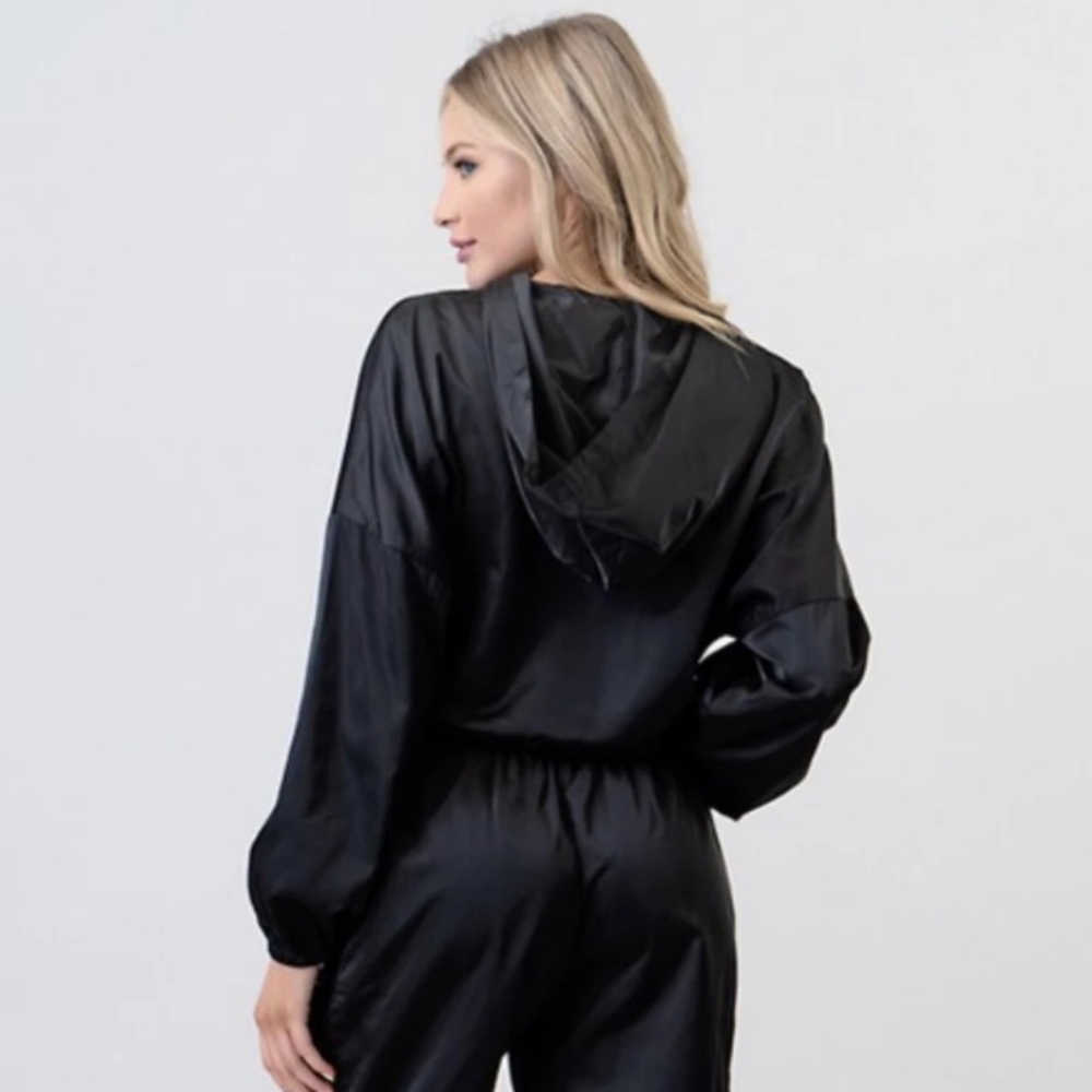 Crop Top Windbreakers - Picture 2 of 4